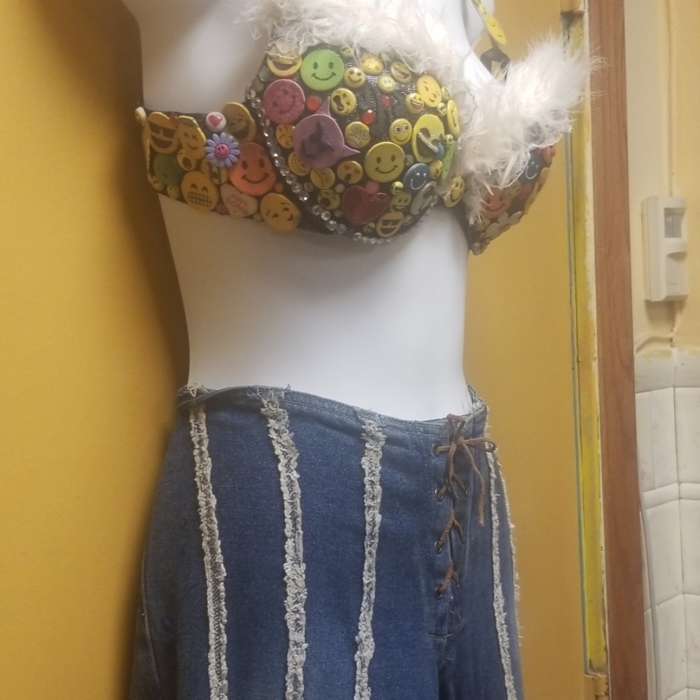 Jeans - Picture 2 of 8